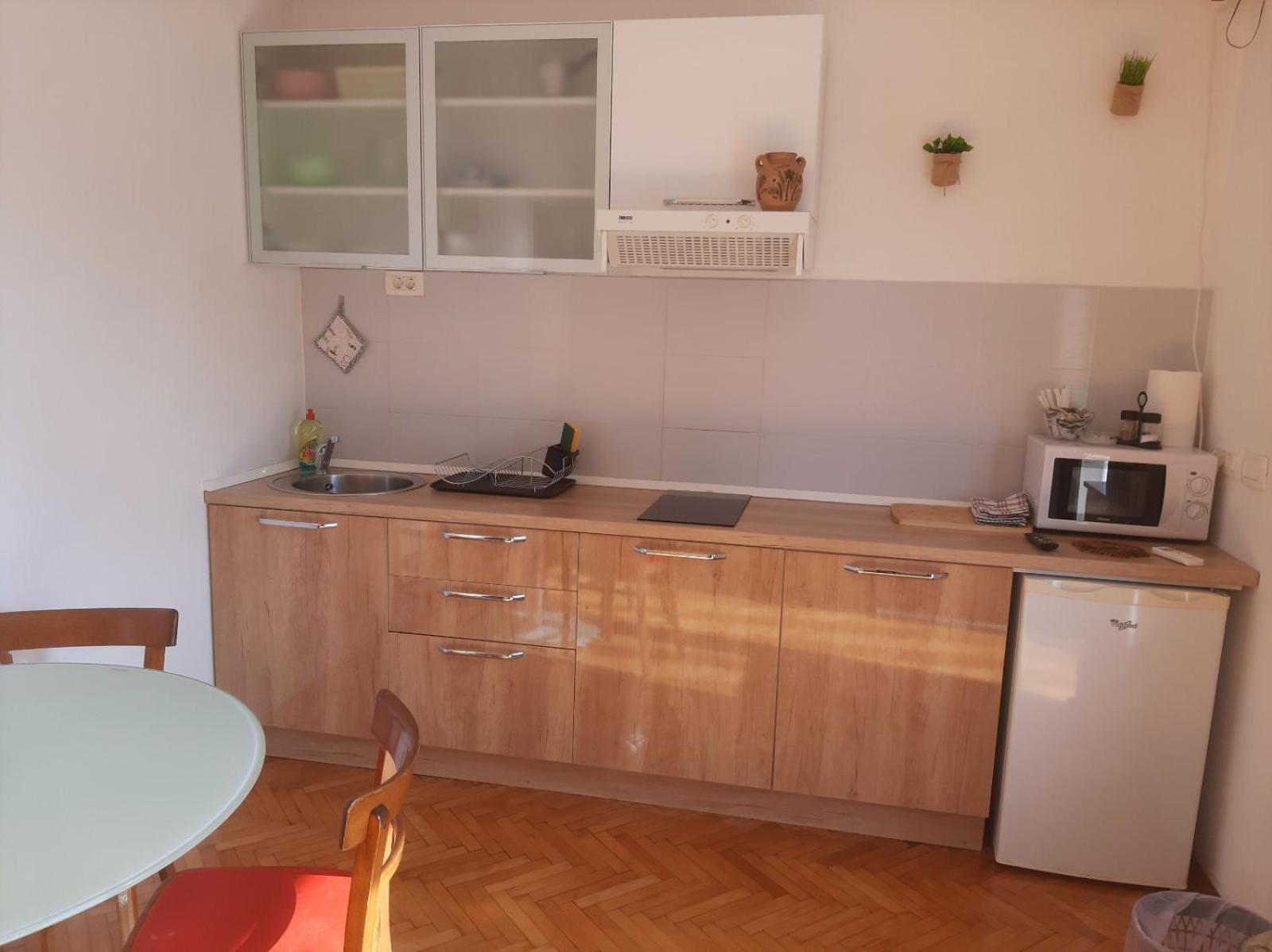 Apartmani Kadmen Ika Ngoại thất bức ảnh